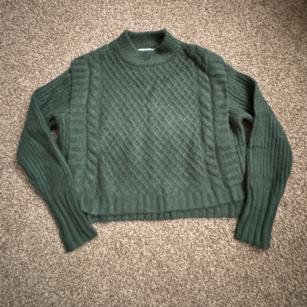✨ LAST CHANCE ✨ NWT Green Cable Knit Crewneck Sweater | S